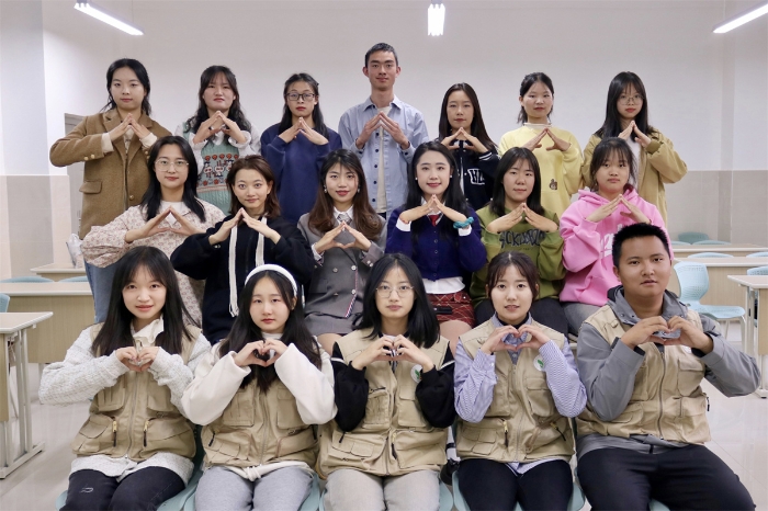 新媒体中心 (2) 新媒体中心 (2)