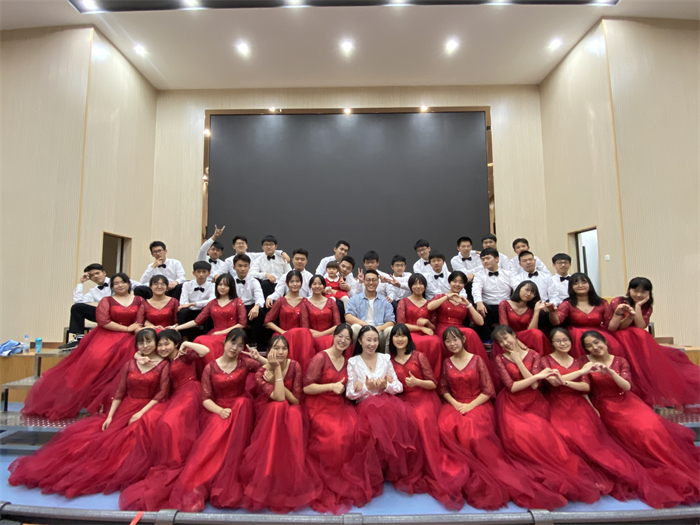 mmexport1639459693451 mmexport1639459693451