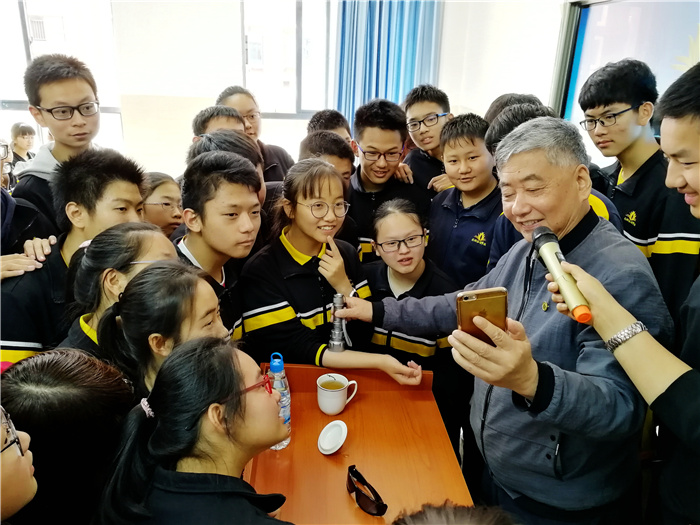 西南联大研究院附属学校-名家面对面之清华大学教授冯冠平讲座