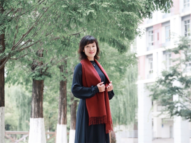 昆十中谢晓玲校长