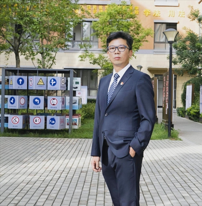 官六中校长_副本 官六中校长_副本