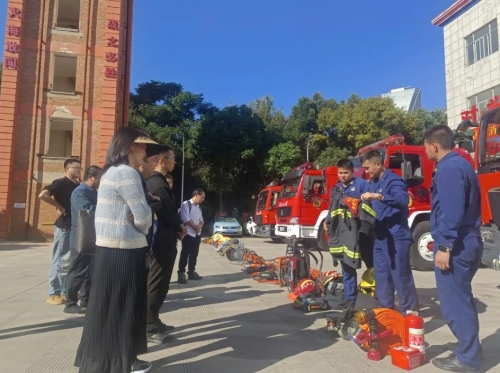 iShot_2025-11-14_10.45.11 iShot_2025-11-14_10.45.11