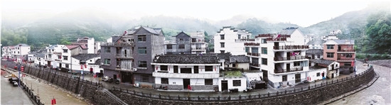 【砥砺奋进的五年】人人有事做 家家有收入