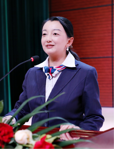 昆明八中工会主席  长城新城校区党支部书记 杨丽