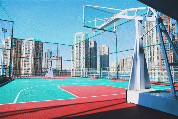 空中篮球场