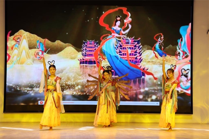 纪念五四运动105周年表彰大会暨文艺汇演-舞蹈《千年的祈祷》 纪念五四运动105周年表彰大会暨文艺汇演-舞蹈《千年的祈祷》