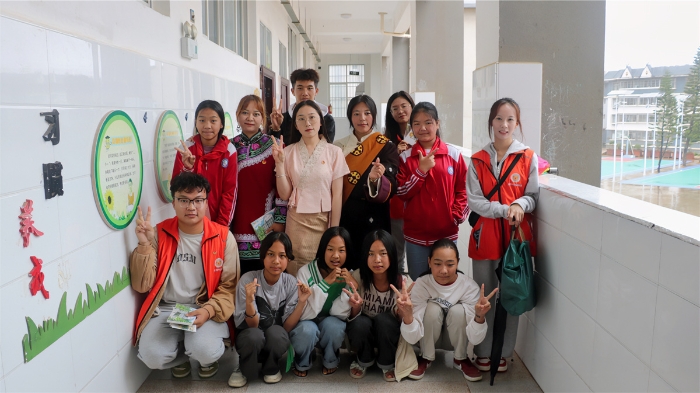 三下乡大学生志愿服务者 三下乡大学生志愿服务者