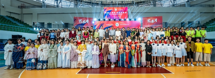 社团艺术节合影