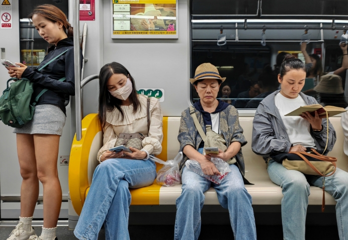 张可、13700611692、昆4的乘客们（组照4）、2025年、昆明