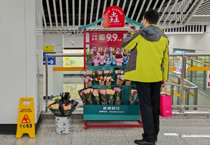 张可、13700611692、昆4的乘客们（组照9）、2024年、昆明