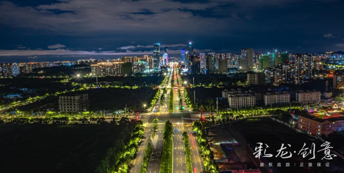 农首财、18468067135、昆4穿过的呈贡CBD--夜景航拍、2025年8月7日、呈贡区吴家营街道云上小镇9栋起飞