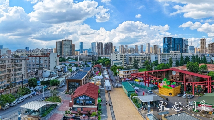 万春、13987686166、《白龙路地铁站的生活画卷》斗南地铁站、2025