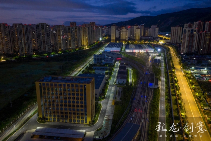 高建国  13708635005  相依相伴恋春城  2025年9月3日  昆明地铁4号线大漾田停车场