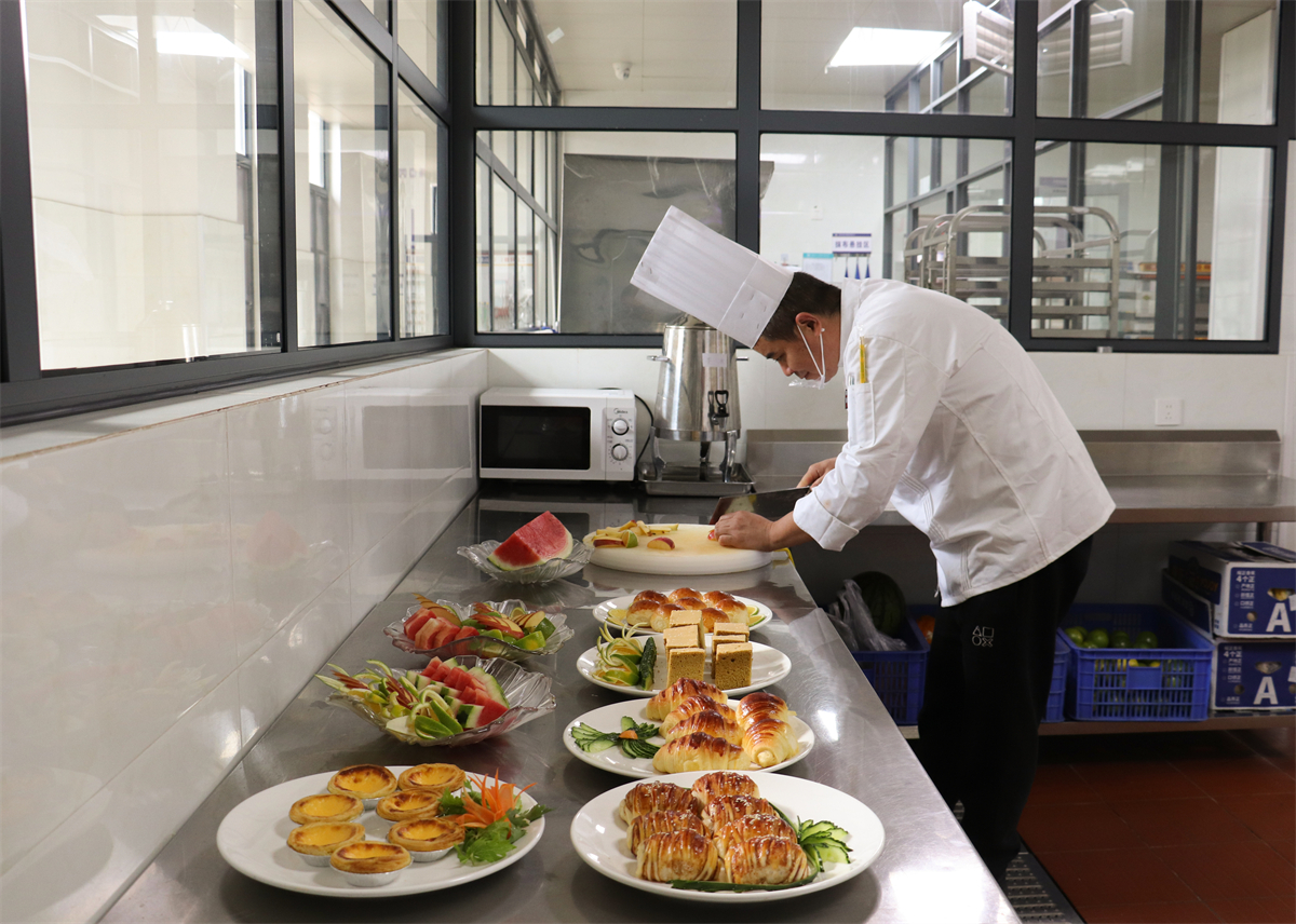 丰富多样的餐点_副本