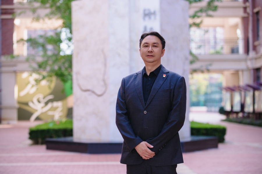 做“刚毅坚卓”的人  不断追求理想人生