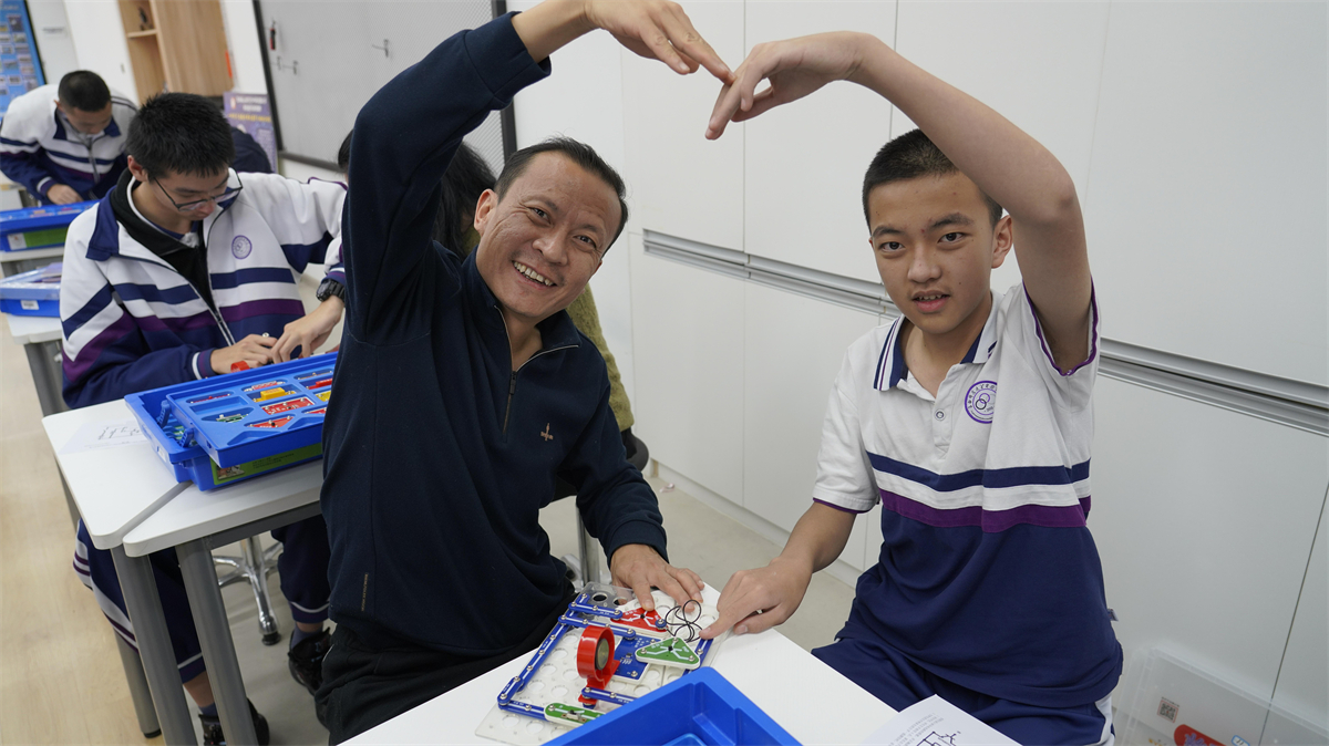 科技节亲子电路设计_副本 科技节亲子电路设计_副本