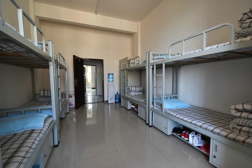 完善的基础设施  优美的育人环境