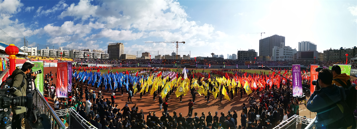 一年一度的体育节开幕式_副本.jpg 一年一度的体育节开幕式_副本.jpg