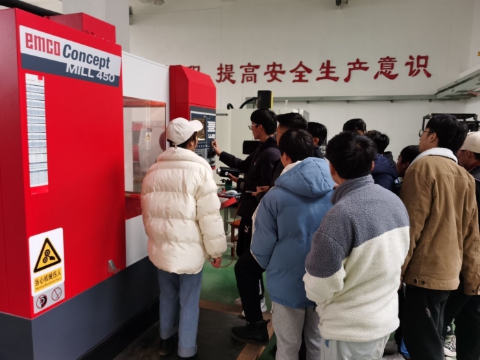 校内数控加工操作实训