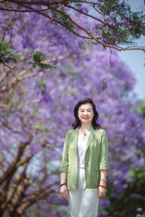 周杰校长形象照 周杰校长形象照
