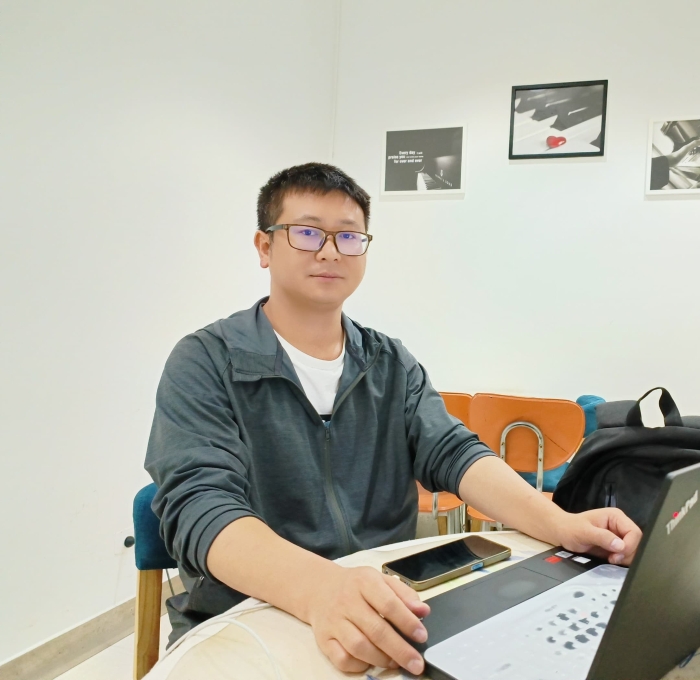 云南省历史学科带头人、云南省基础教育领域省级学科带头人名师工作室主持人、昆明市教学名师、昆明市优秀教师 罗凯 云南省历史学科带头人、云南省基础教育领域省级学科带头人名师工作室主持人、昆明市教学名师、昆明市优秀教师 罗凯