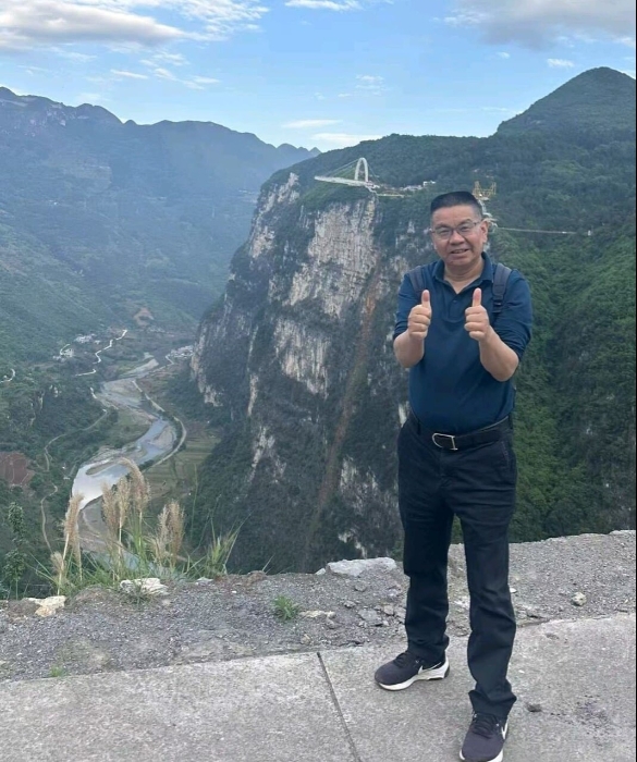 正高级教师、昆明市百优教师 李忠林 正高级教师、昆明市百优教师 李忠林
