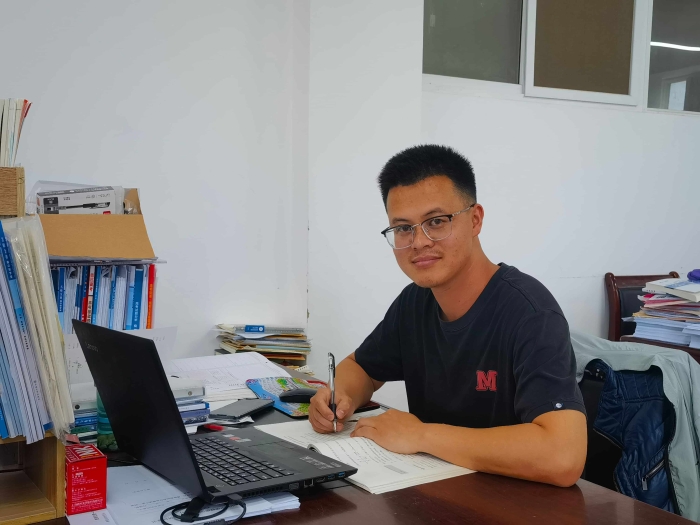 昆明市教坛新秀,晋宁区杰出园丁,晋宁区优秀教师 黄愿林 昆明市教坛新秀,晋宁区杰出园丁,晋宁区优秀教师 黄愿林