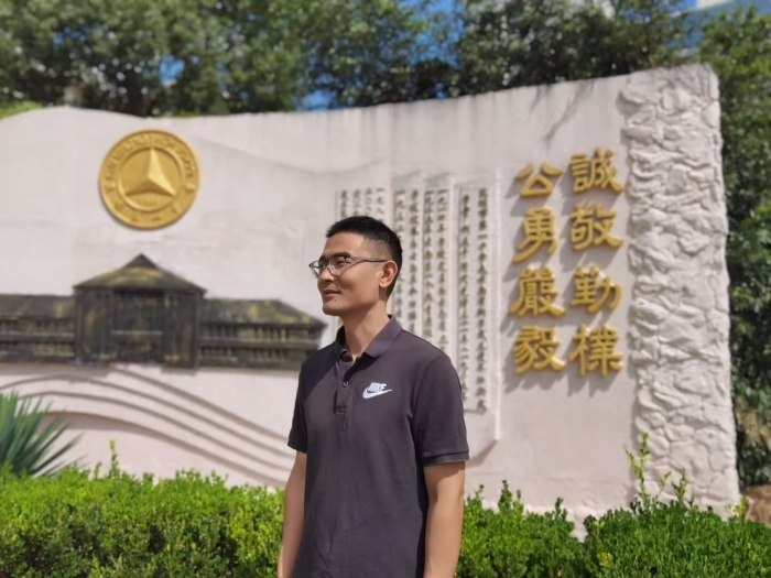 昆明市物理学科骨干教师、晋宁区教学名师 白志维 昆明市物理学科骨干教师、晋宁区教学名师 白志维