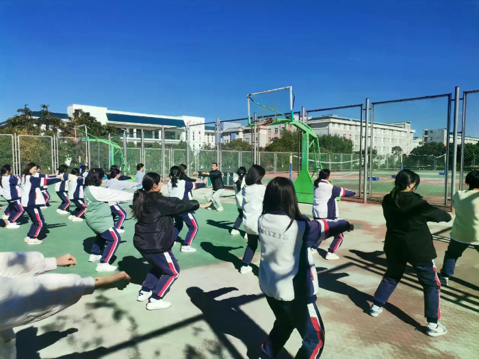 体育选修课-高中生久坐体态矫正与健身塑形课.webp 体育选修课-高中生久坐体态矫正与健身塑形课.webp