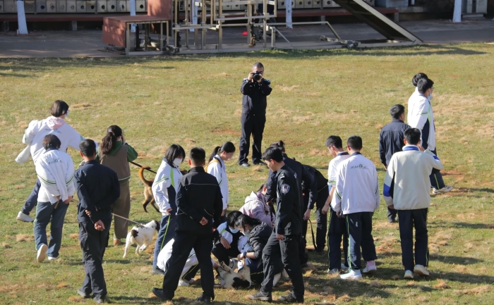 图6 公安部昆明警犬基地研学 图6 公安部昆明警犬基地研学