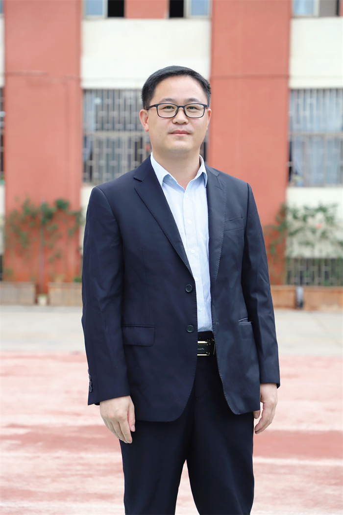 初中历史、区级教坛新秀、课赛市级二等奖:雷朝飞 初中历史、区级教坛新秀、课赛市级二等奖:雷朝飞