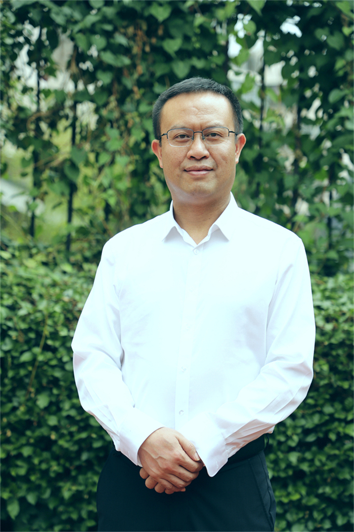 高中物理、省级骨干教师、市区级学科带头人:应永洪 高中物理、省级骨干教师、市区级学科带头人:应永洪