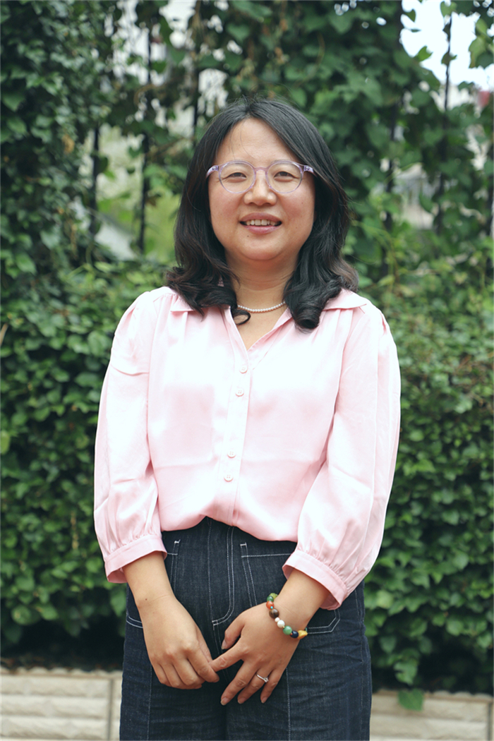 高中历史、区级学科带头人、省级一等奖、区级先进教师:冯丽娟 高中历史、区级学科带头人、省级一等奖、区级先进教师:冯丽娟