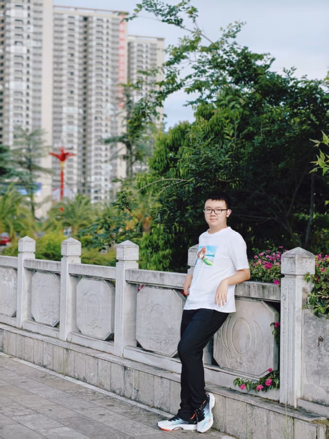 李嘉靖,曾获云南省数学竞赛一等奖,全国数学竞赛决赛银牌,2025年被复旦大学强基计划录取。 (1) 李嘉靖,曾获云南省数学竞赛一等奖,全国数学竞赛决赛银牌,2025年被复旦大学强基计划录取。 (1)