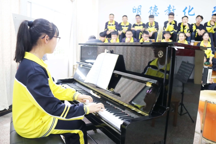 活动 (27) 活动 (27)