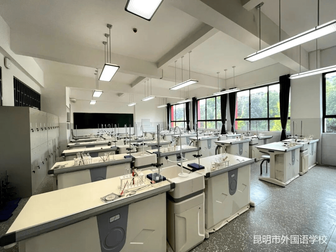 化学实验室 (1) 化学实验室 (1)