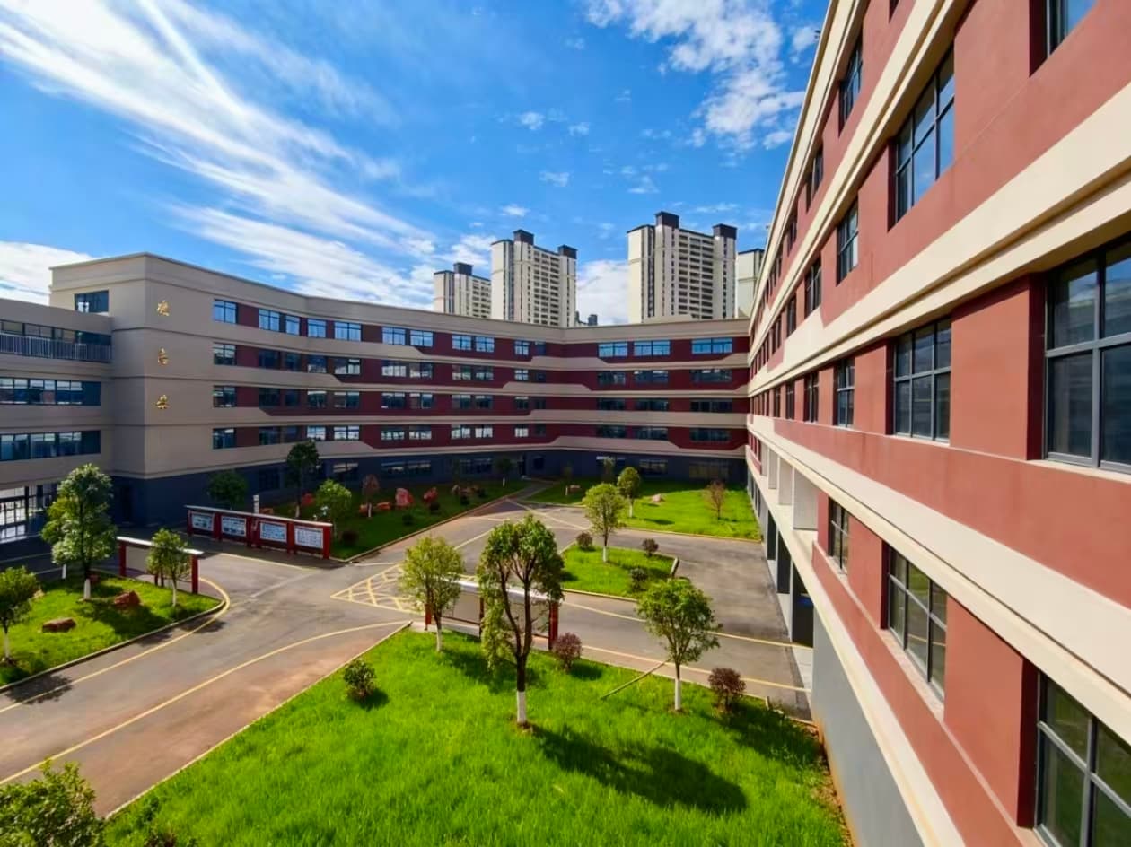 学校一角2 (1) 学校一角2 (1)