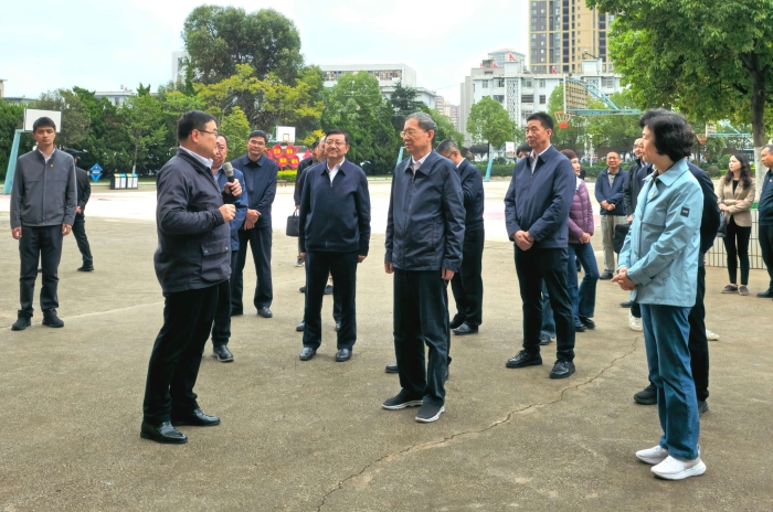 全国人大常务委员副委员长到校调研 全国人大常务委员副委员长到校调研