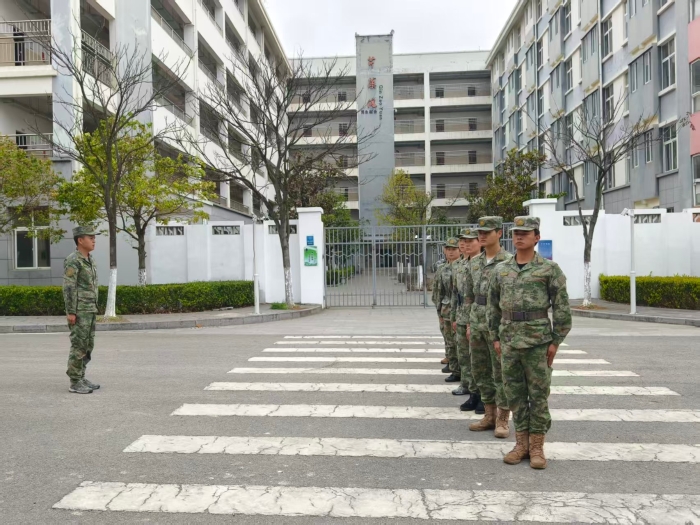 住校教官参与学校管理2 住校教官参与学校管理2