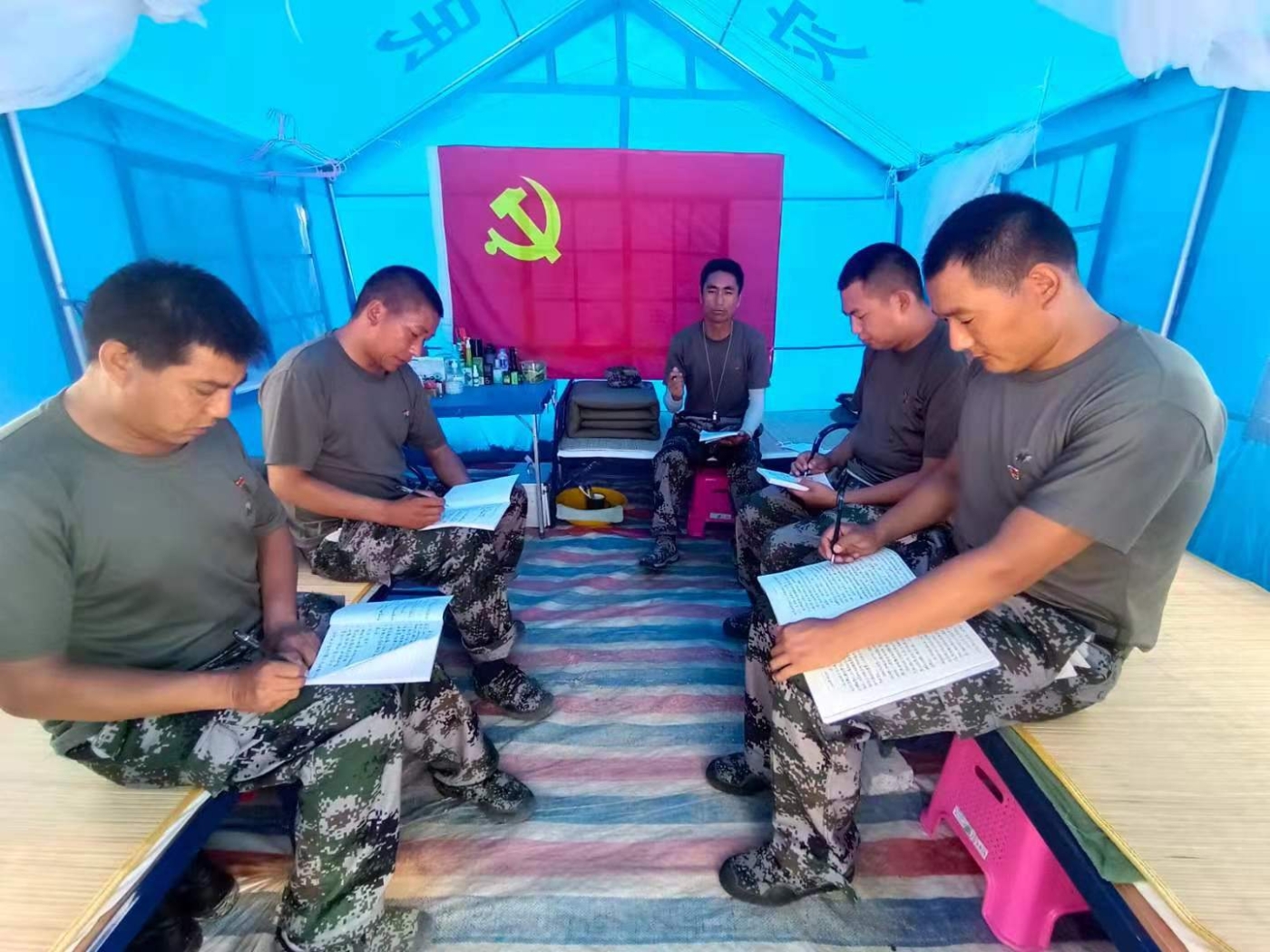 李耀武组织边境卡点民兵庆祝建党100周年活动4 李耀武组织边境卡点民兵庆祝建党100周年活动4