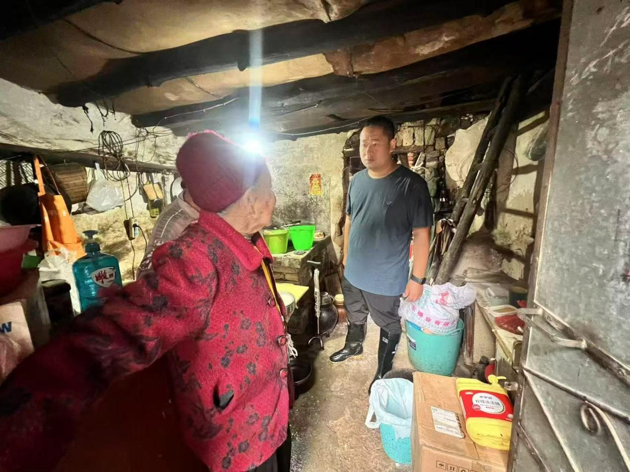 图片4 图片4
