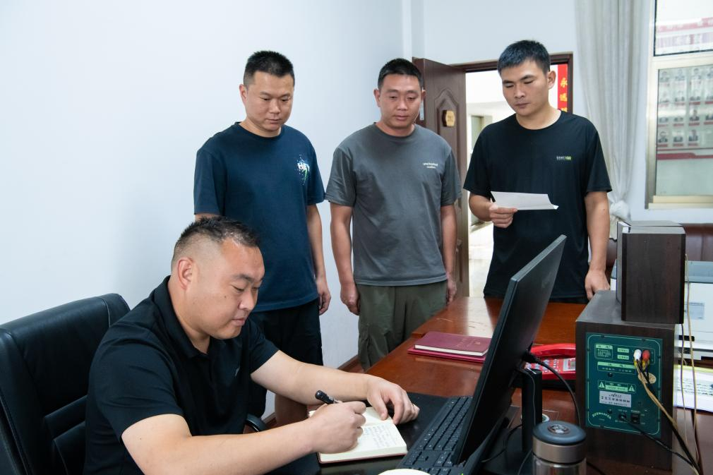 图片1 图片1